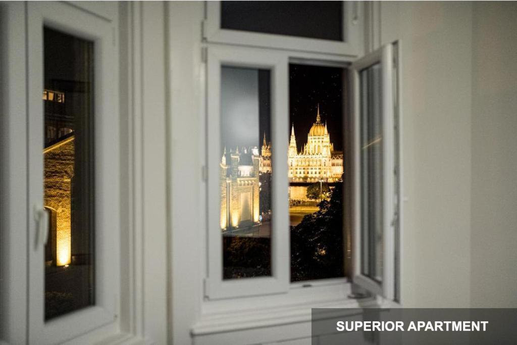 Bpr Agathe Elegant With Parliament View Apartman Budapest